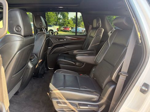 Used 2022 Cadillac Escalade Premium Luxury w/ Performance Package AWD/4WD image 11