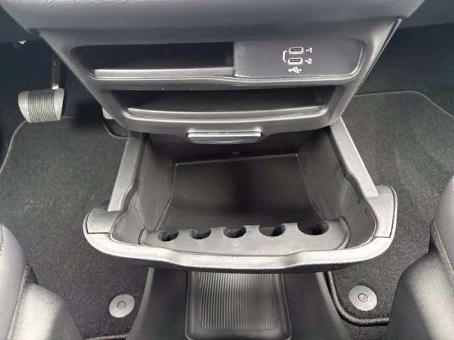 New 2027 Chrysler Pacifica Select FWD image 31