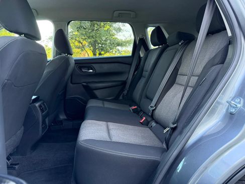 Used 2025 Nissan Rogue SV FWD image 38