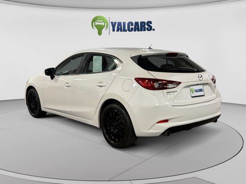 Used 2017 MAZDA MAZDA3 Touring FWD image 3