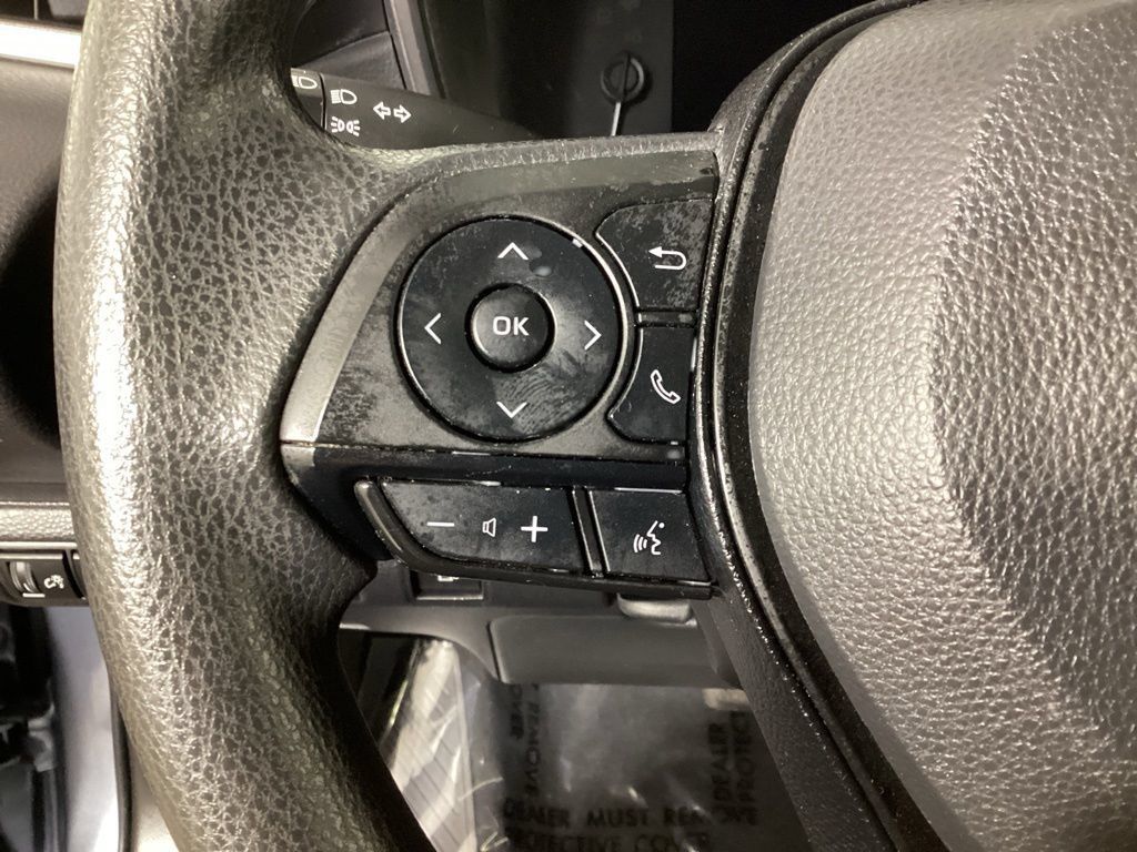 Used 2022 Toyota Corolla LE FWD image 14