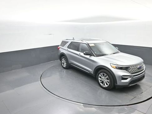 Certified 2023 Ford Explorer Limited w/ Limited Technology Package image 22