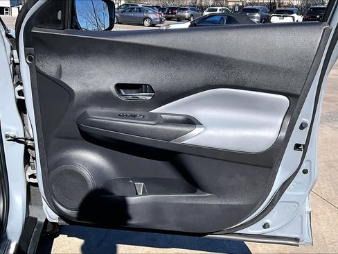 Used 2021 Nissan Kicks SR w/ SR Premium Package image 22