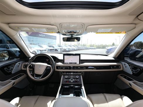 Certified 2023 Lincoln Aviator Reserve w/ Equipment Group 201A AWD/4WD image 26