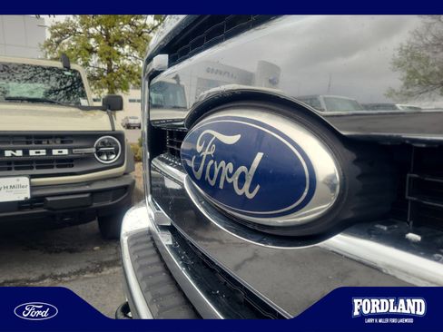Used 2011 Ford F250 Lariat w/ Camper Pkg AWD/4WD image 23
