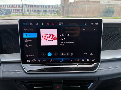 Used 2026 Volkswagen Tiguan SE AWD/4WD image 16