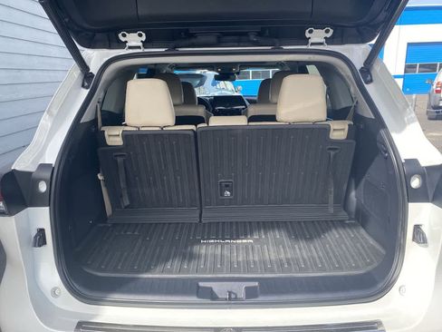 Used 2020 Toyota Highlander Platinum image 25