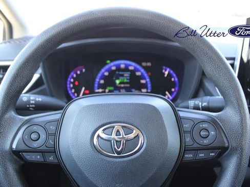 Used 2020 Toyota Corolla LE image 23