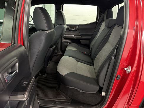 Used 2021 Toyota Tacoma TRD Off-Road w/ Technology Package AWD/4WD image 22