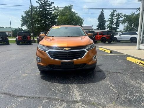 Used 2018 Chevrolet Equinox LT w/ Sun & Infotainment Package FWD image 2
