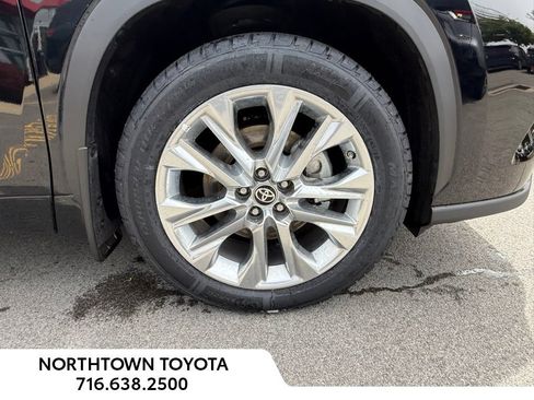Used 2021 Toyota Highlander Limited AWD/4WD image 22