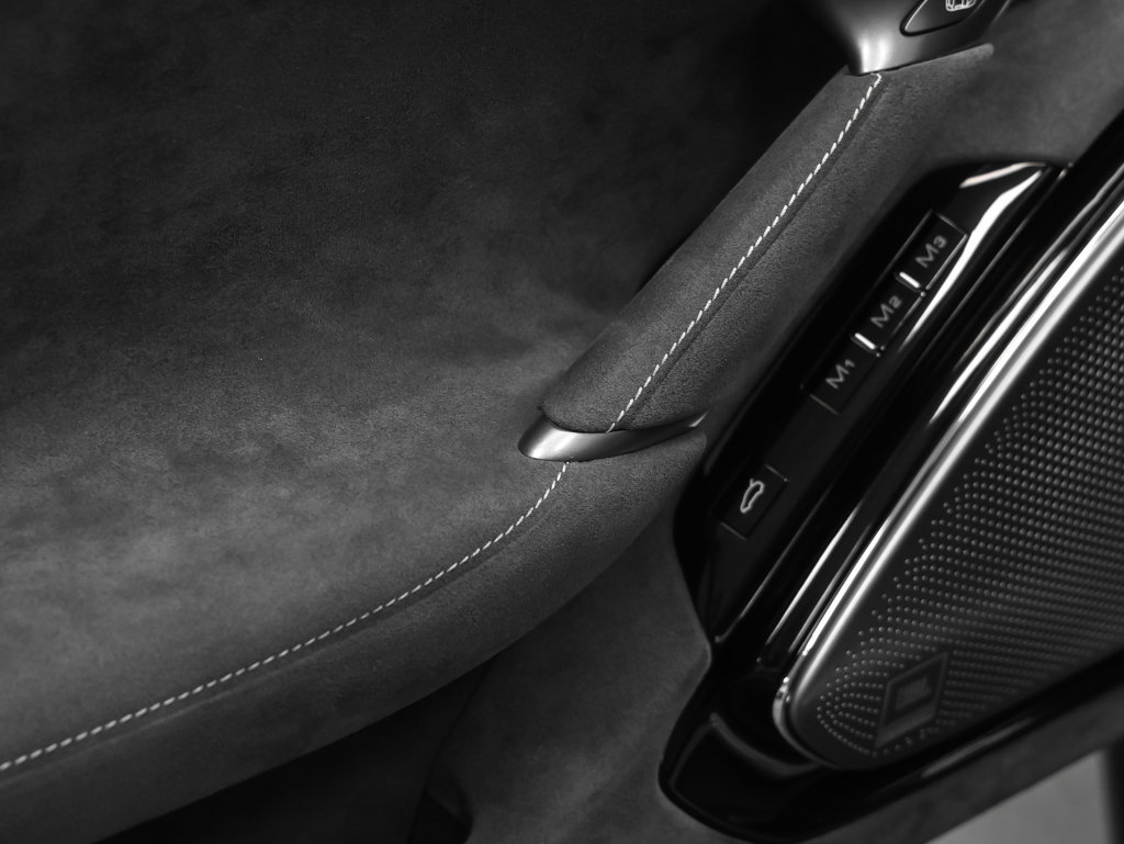 Used 2024 Ferrari Roma Spider RWD image 78