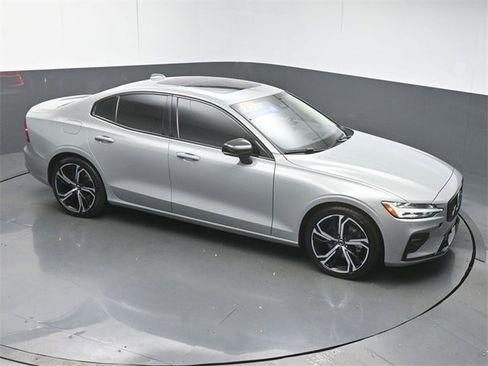 Certified 2024 Volvo S60 B5 Core image 40