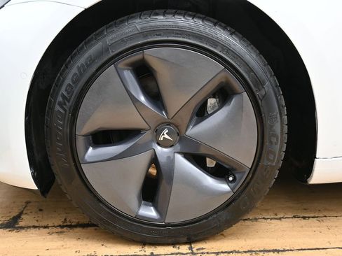Used 2020 Tesla Model 3 Standard Range RWD image 10