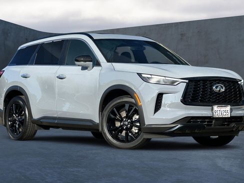 Certified 2025 INFINITI QX60 Luxe w/ Black Edition image 2