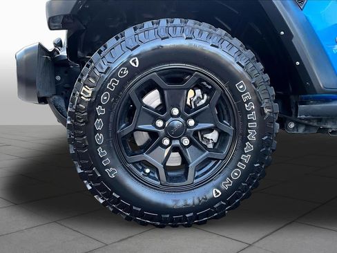 Used 2023 Jeep Wrangler Unlimited w/ Convenience Group AWD/4WD image 10