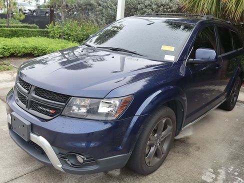 Used 2020 Dodge Journey Crossroad image 2