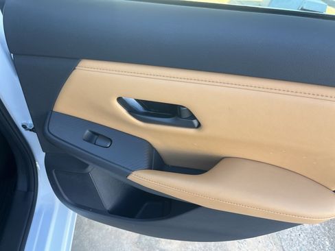 Used 2024 Nissan Sentra SV w/ SV Premium Package image 25