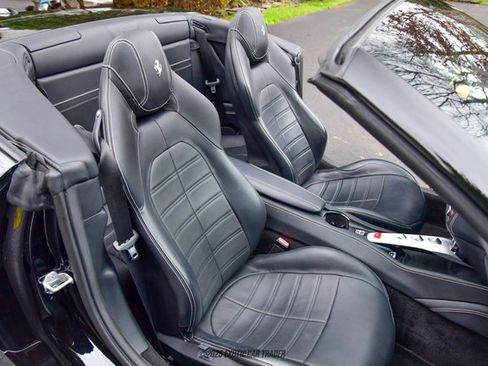 Used 2016 Ferrari California T image 40