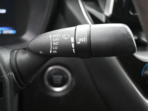 Used 2021 Toyota Corolla LE w/ LE Convenience Package FWD image 18