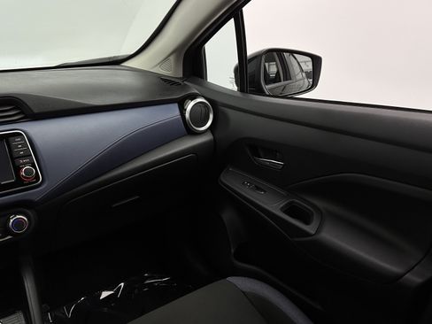 Used 2025 Nissan Versa SV FWD image 29