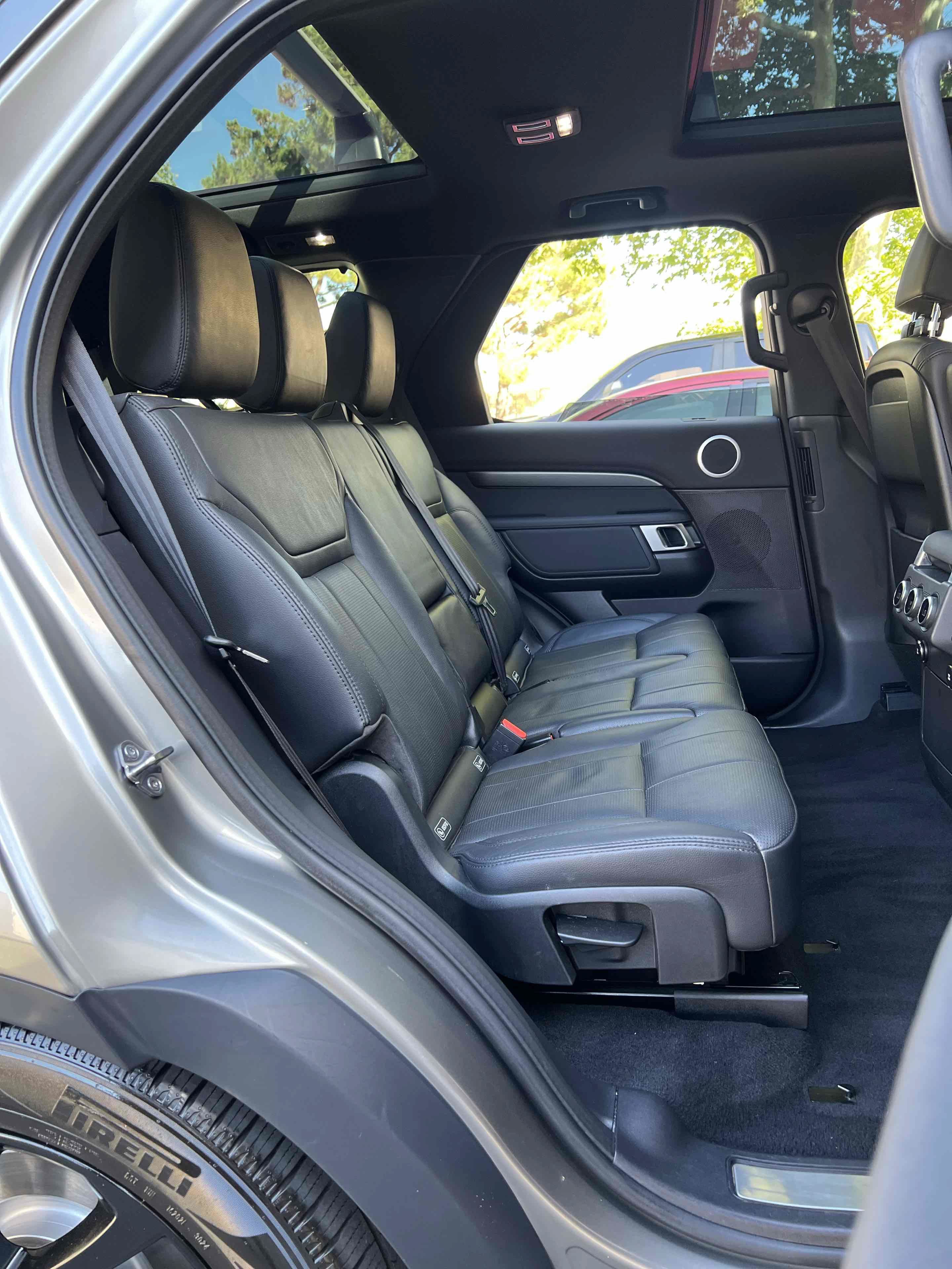 Used 2018 Land Rover Discovery HSE AWD/4WD image 30