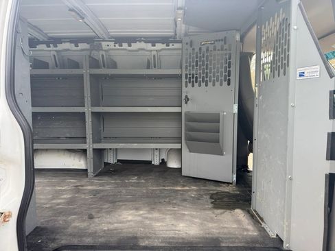 Used 2018 Chevrolet Express 2500 w/ Driver Convenience Package RWD image 18