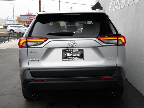 Used 2024 Toyota RAV4 XLE image 5
