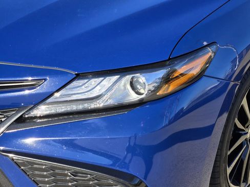 Used 2024 Toyota Camry XSE FWD image 5