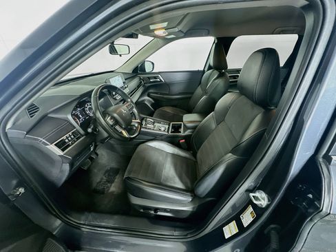 Used 2024 Mitsubishi Outlander SE FWD image 13