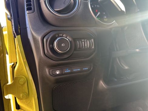 Used 2022 Jeep Wrangler Unlimited Sahara w/ Cold Weather Group image 11