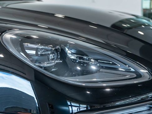Certified 2026 Porsche Macan AWD/4WD image 34