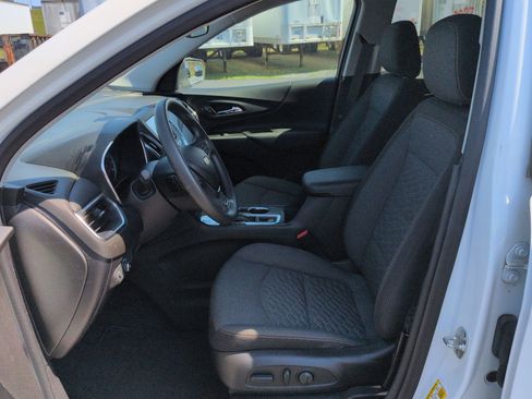 Used 2018 Chevrolet Equinox LT image 18