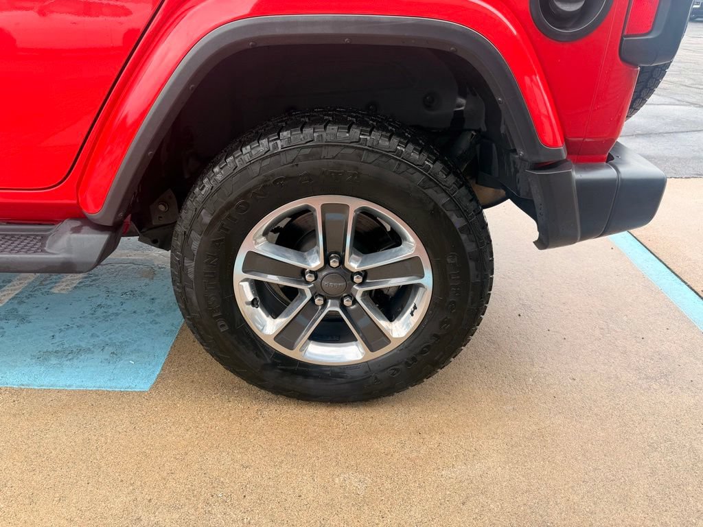 Used 2018 Jeep Wrangler Unlimited Sahara AWD/4WD image 8