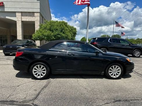 Used 2014 Chrysler 200 Touring FWD image 6