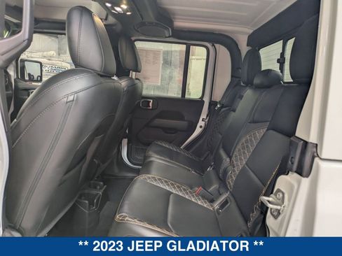 Used 2023 Jeep Gladiator Overland image 15