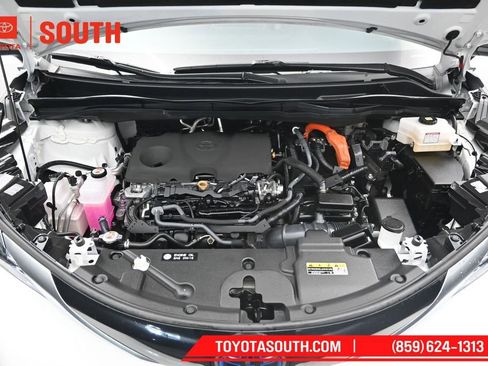 Used 2023 Toyota Sienna XSE w/ XSE Plus Package AWD/4WD image 39