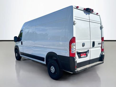 Used 2025 RAM ProMaster 2500 w/ Convenience Group FWD image 8