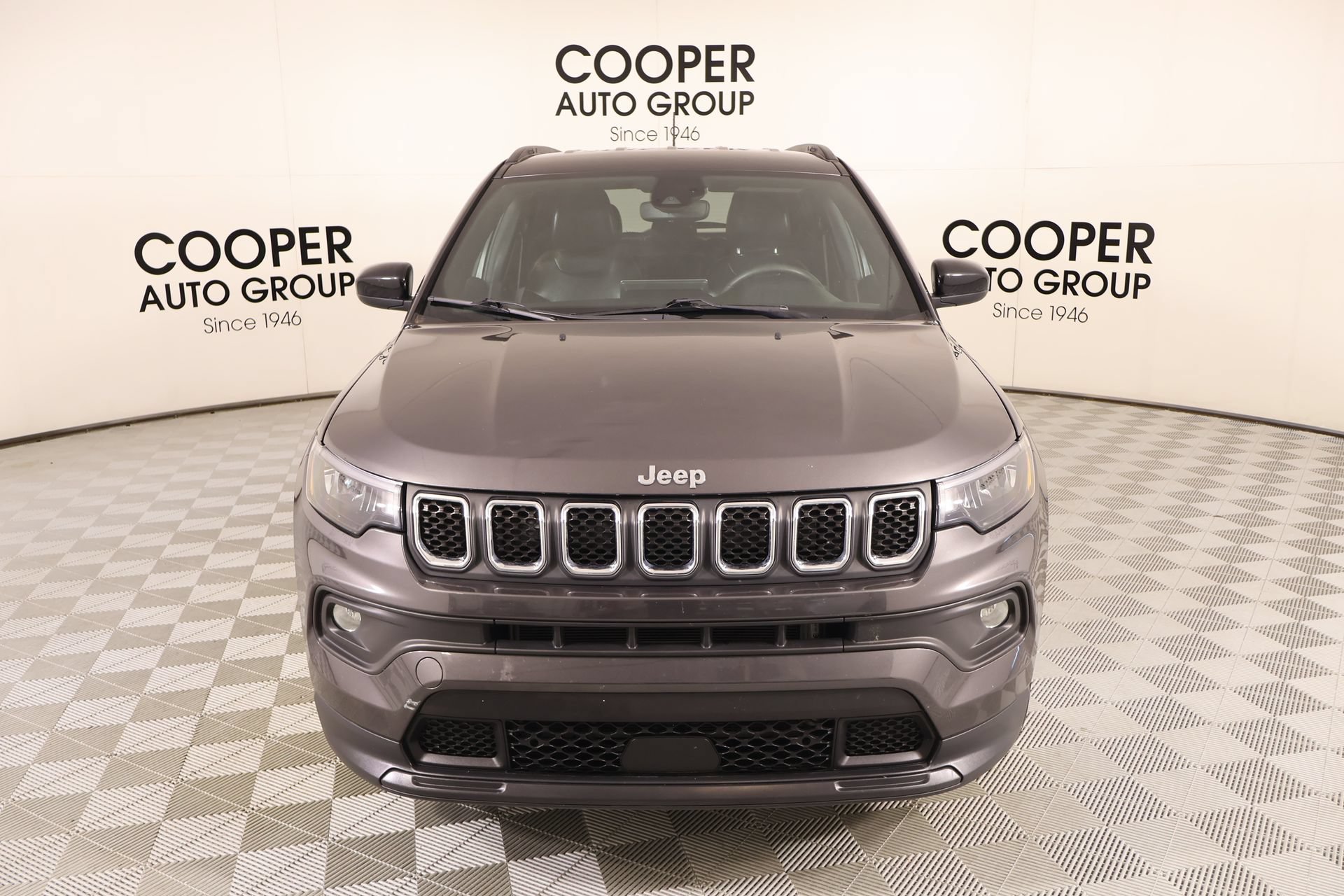 Used 2024 Jeep Compass Latitude AWD/4WD image 8