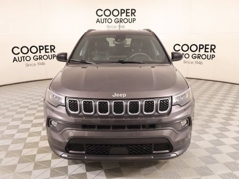 Used 2024 Jeep Compass Latitude AWD/4WD image 8