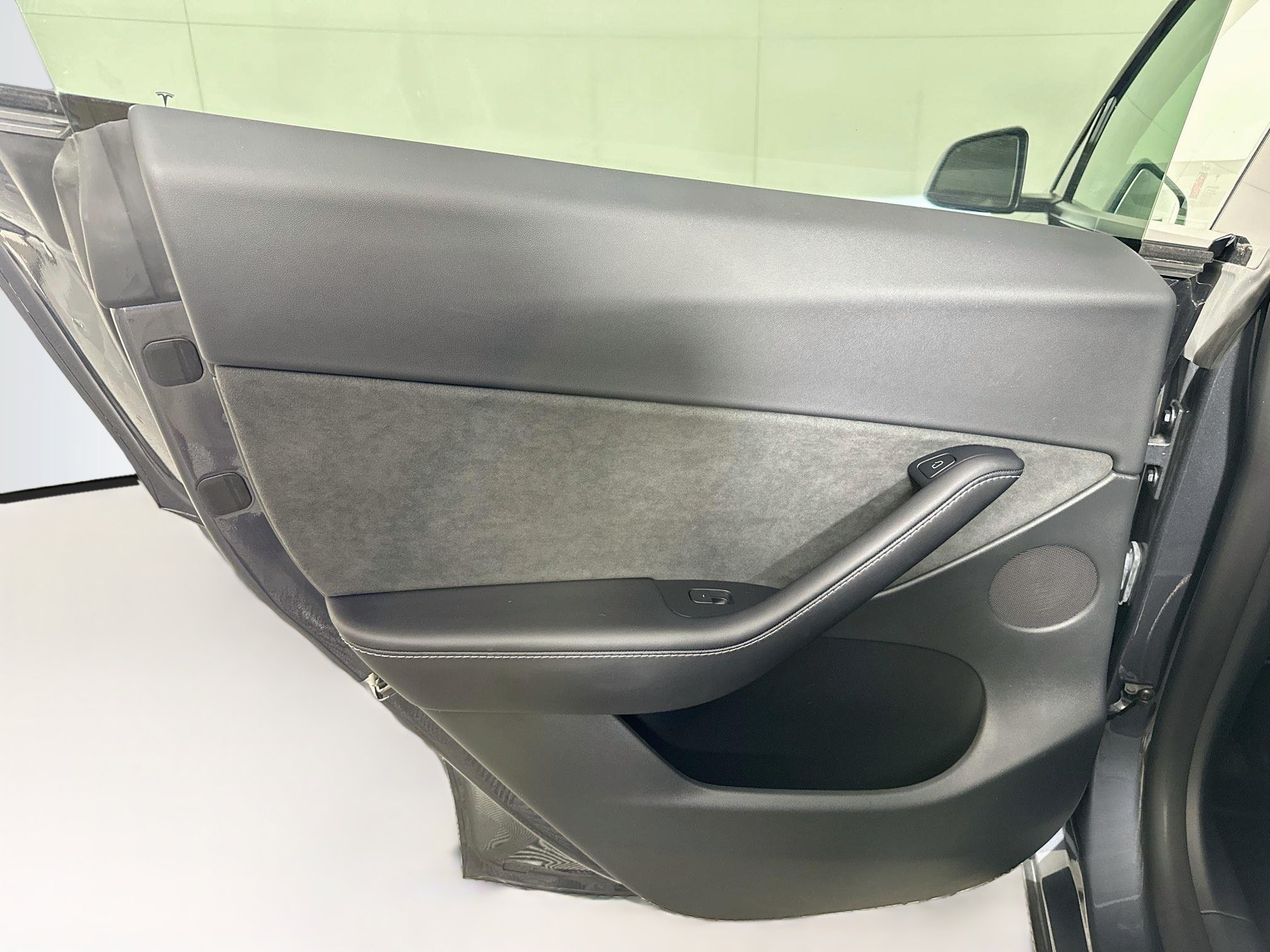 Used 2022 Tesla Model Y Long Range AWD/4WD image 25