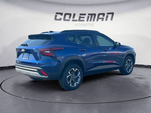 Used 2024 Chevrolet Trax LT w/ Driver Confidence Package image 5