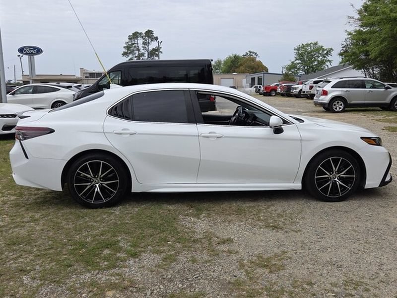 Used 2023 Toyota Camry SE AWD/4WD image 14