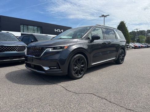 Used 2024 Kia Carnival SX image 2