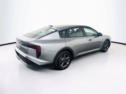 Used 2025 Kia K4 LXS image 9