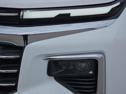 Used 2025 Chevrolet Traverse LT w/ Sun and Wheel Package image 38