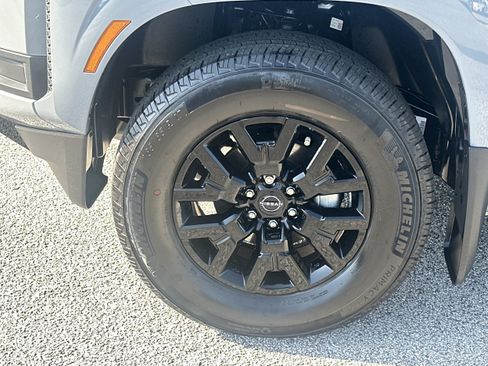 Used 2026 Nissan Frontier SV w/ All-Weather Content Package RWD image 11