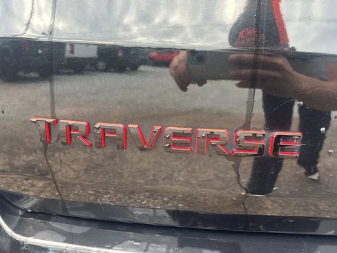 Used 2019 Chevrolet Traverse Premier w/ Redline Edition FWD image 5