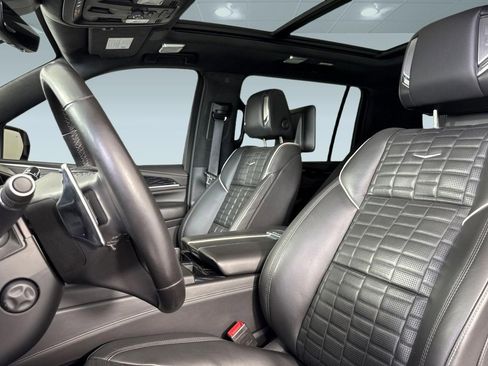 Used 2023 Cadillac Escalade ESV V AWD/4WD image 22