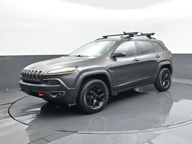 Used 2016 Jeep Cherokee Trailhawk w/ Leather Interior Group AWD/4WD image 2